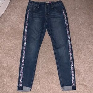 blue capris jeans
